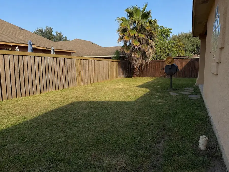 2314 Grisell Dr, Laredo, TX 78041-2016 - #3