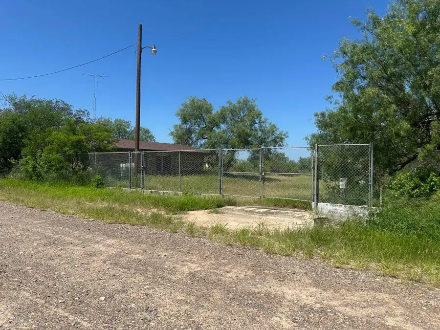 116 S Jab Dr., Zapata, TX 78076 - #2