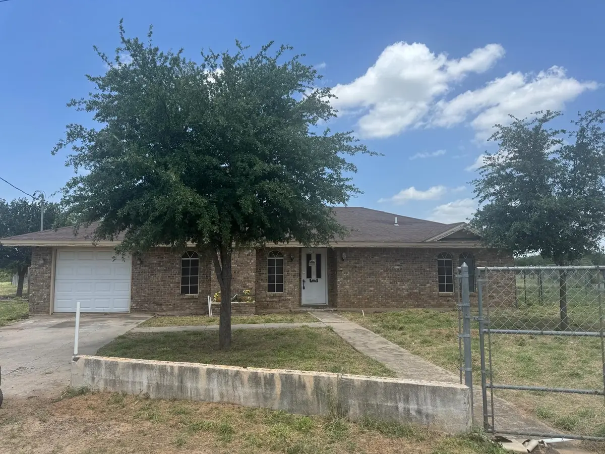911 Pine Ave., Zapata, TX 78076 - #1