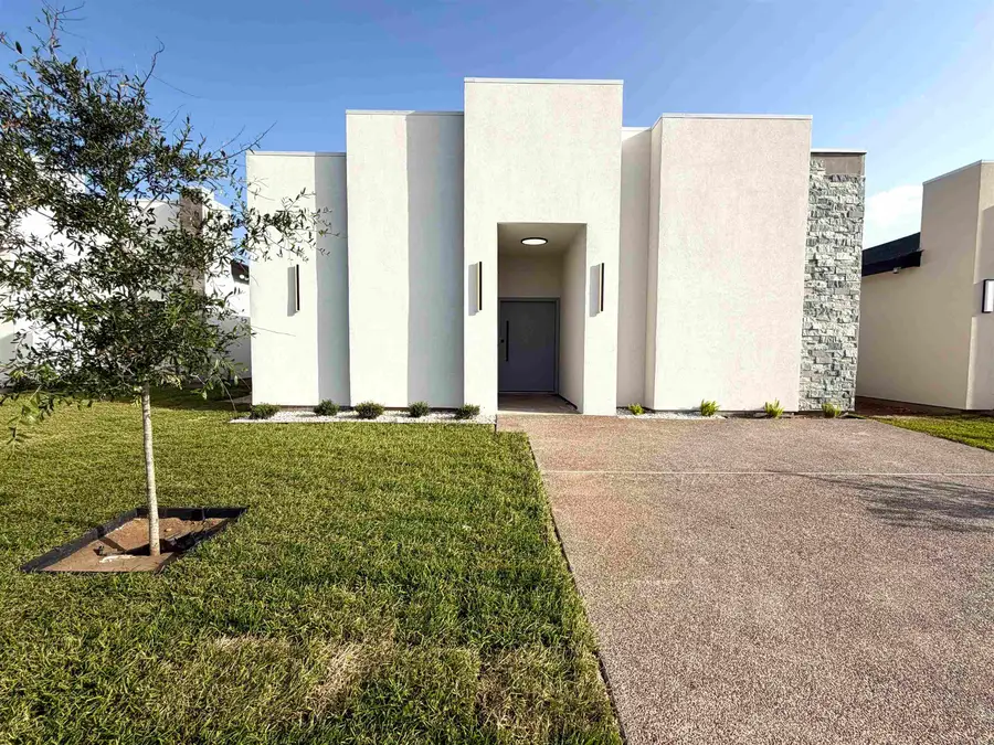 1611 Secretaria Ln., Laredo, TX 78046 - #2