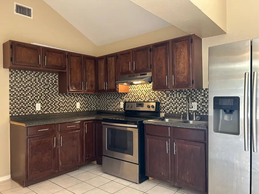 8623 Oakridge Lp, Laredo, TX 78045 - #3