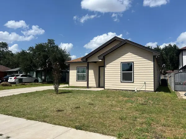 407 Potranca Ct, Laredo, TX 78045