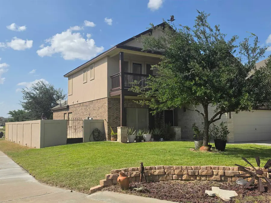 302 Date Palm Dr., Laredo, TX 78045 - #2