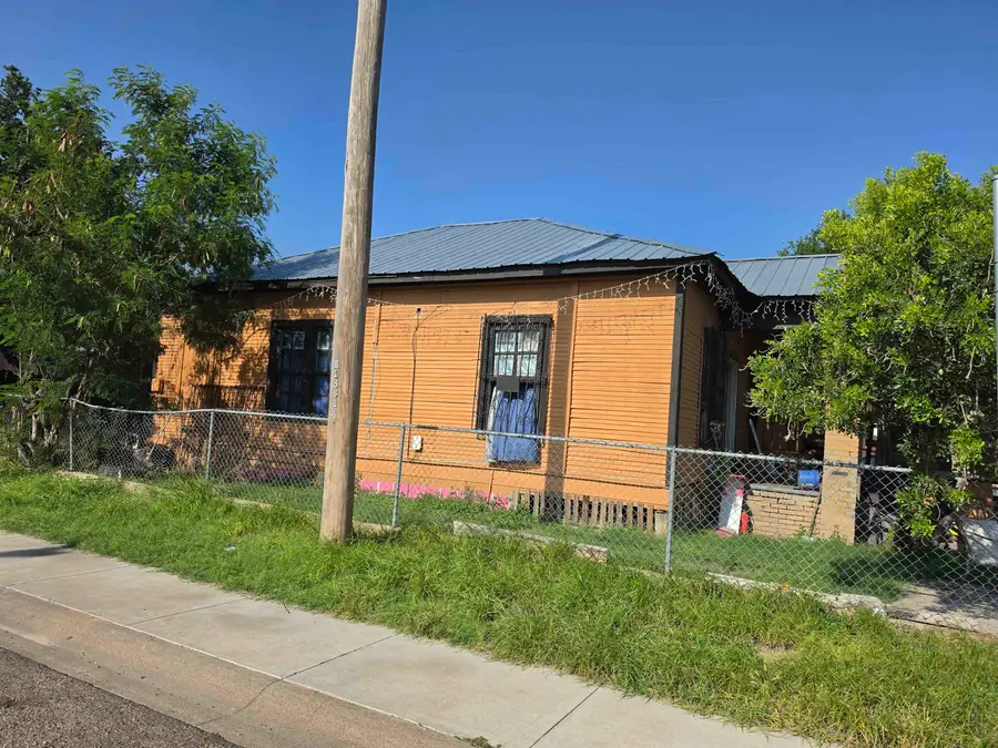 1120 Scott St, Laredo, TX 78040 - #3