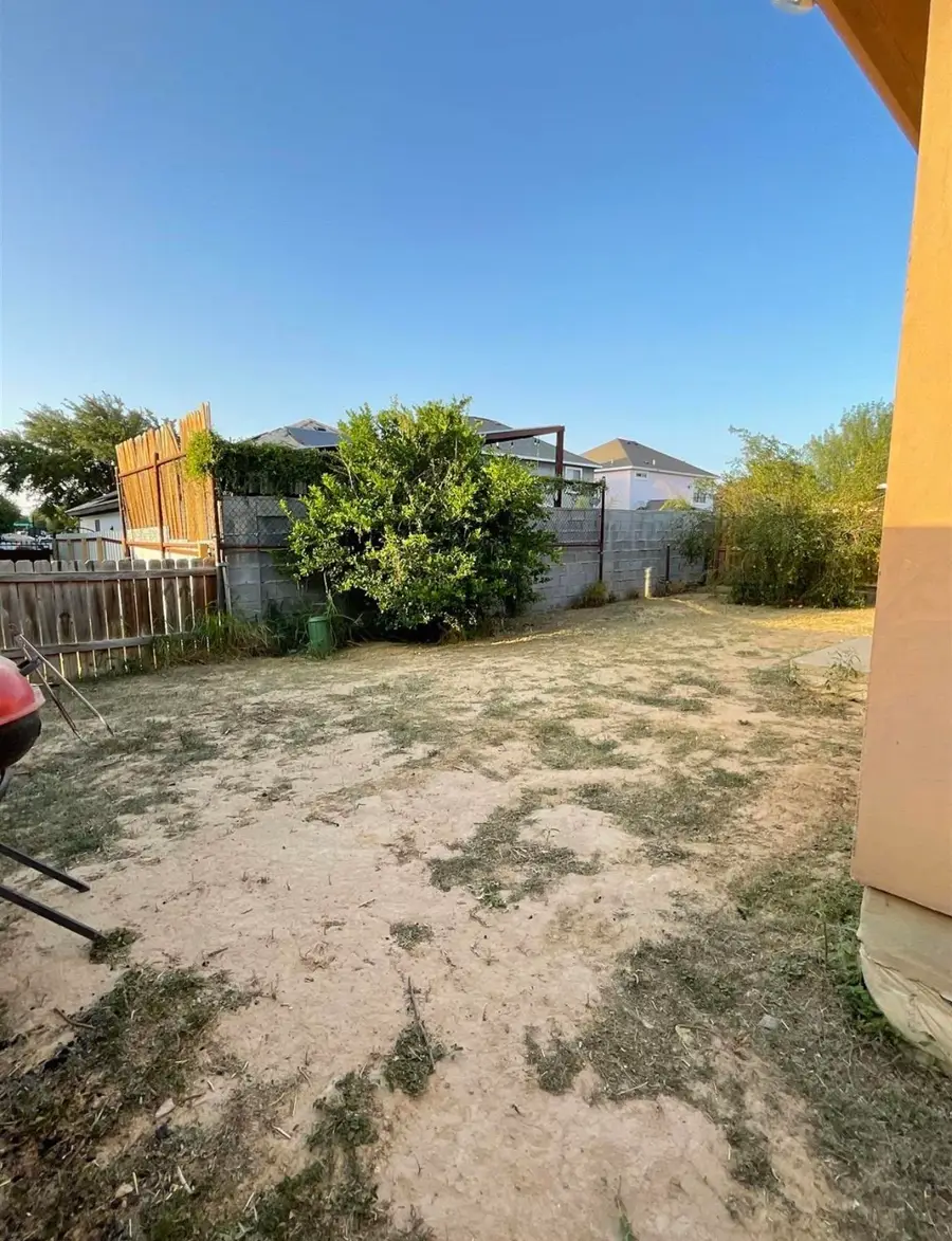 6104 Monaguillo Dr, Laredo, TX 78046-5114 - #2
