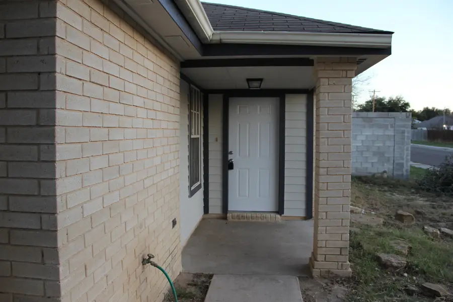 1801 Denmark Ln, Laredo, TX 78045 - #2