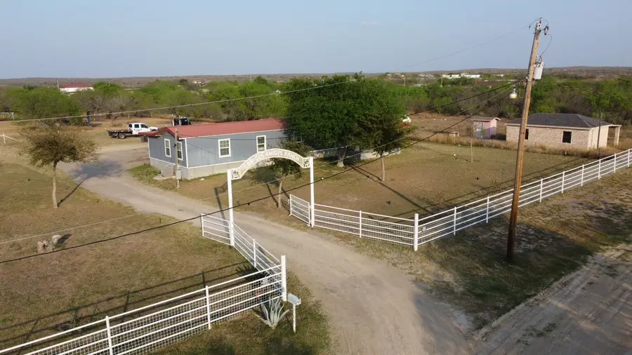 421 Appaloosa Rd, Laredo, TX 78045 - #3