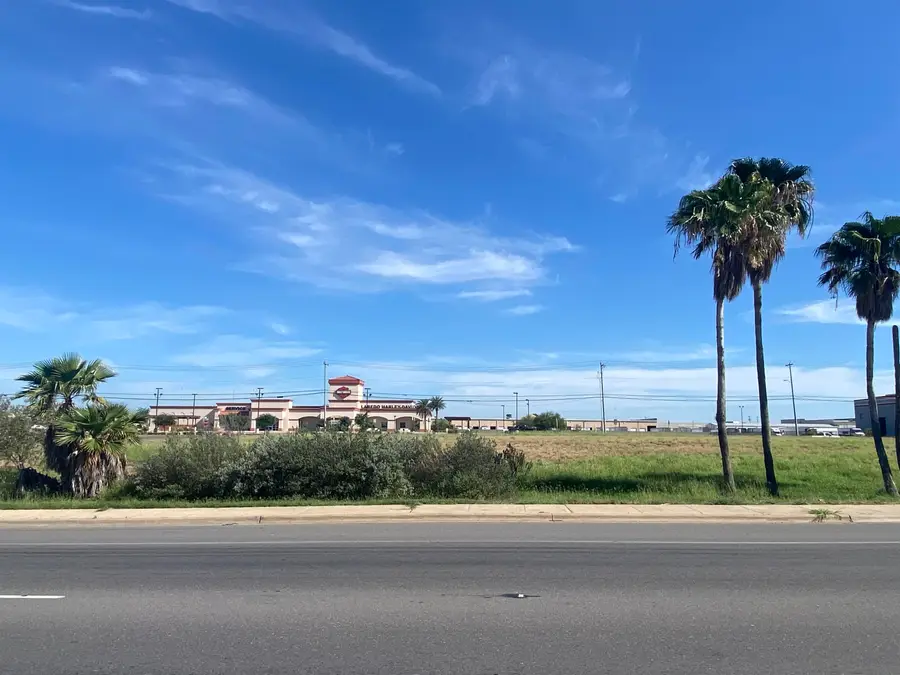 519 Crossroads St, Laredo, TX 78045 - #3
