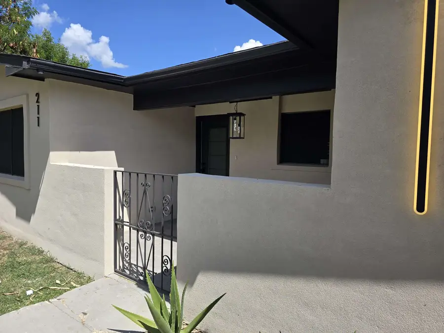 211 Esperanza Dr, Laredo, TX 78045 - #3