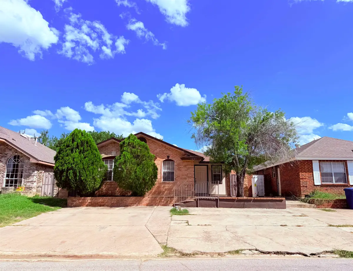 1241 Brown Dr, Laredo, TX 78045 - #1