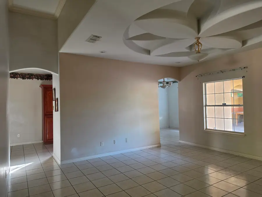 246 Westham Dr, Laredo, TX 78045 - #3