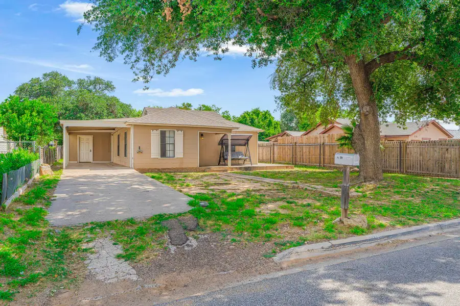 2012 Garfield St, Laredo, TX 78043 - #2