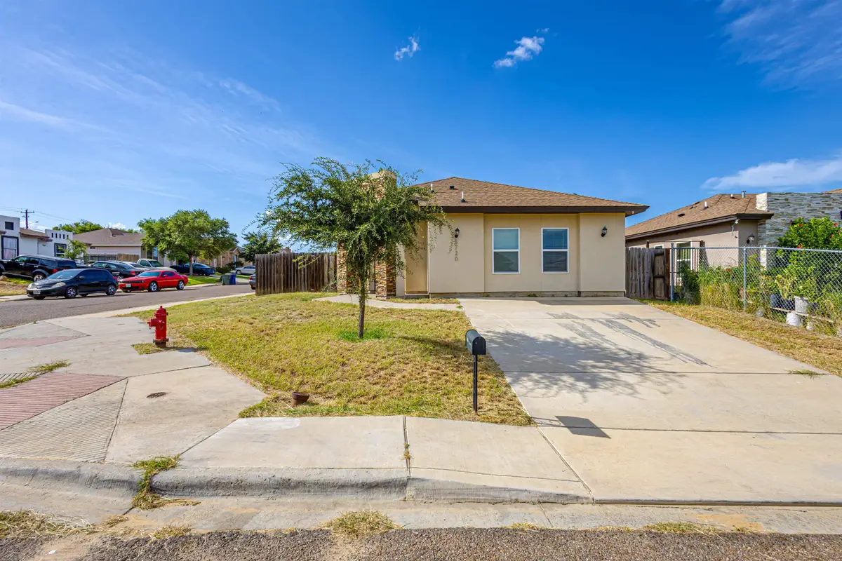 5720 St Charles Lp, Laredo, TX 78046 - #1