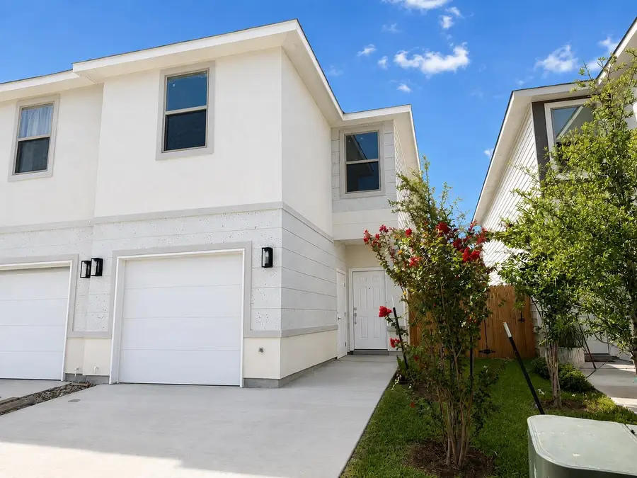 1831 Port Louisiana Dr, Laredo, TX 78045 - #2