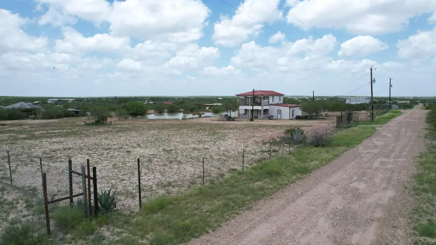 152 Los Fresnos Rd., Laredo, TX 78041 - #2