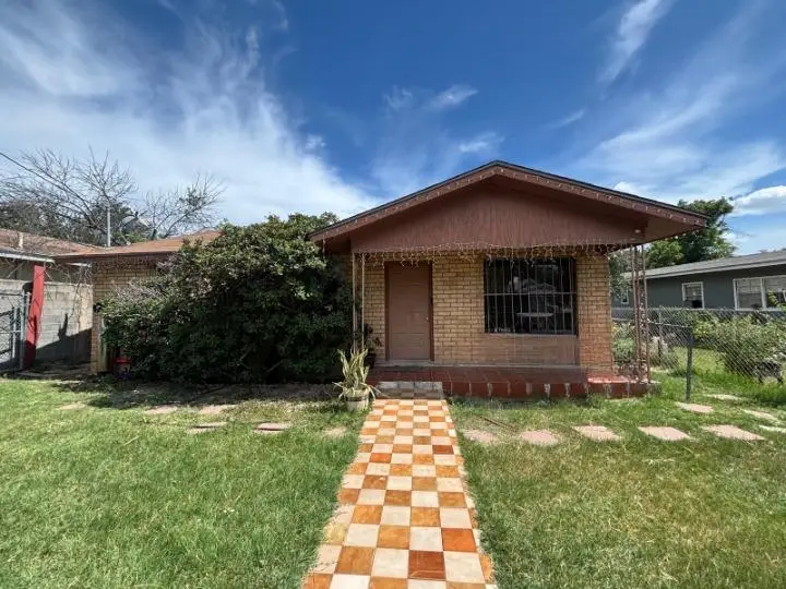 2003 Farias St, Laredo, TX 78040 - #1