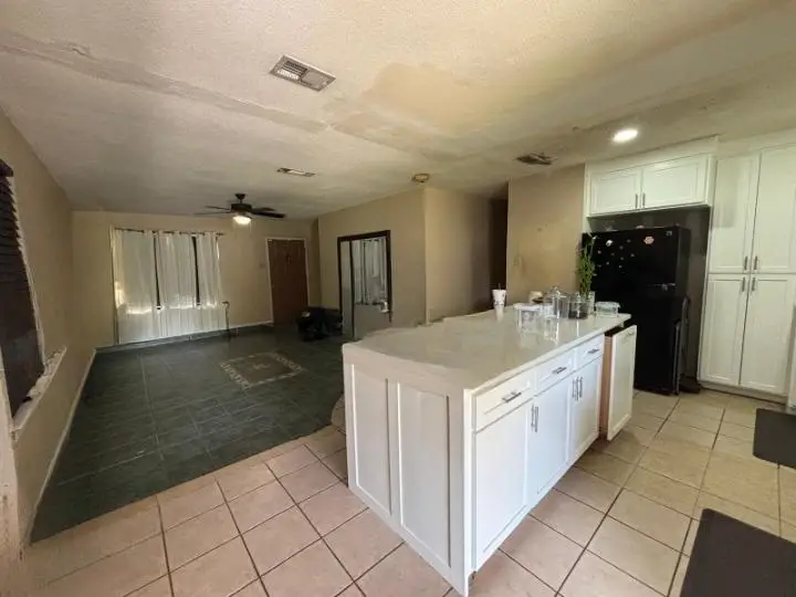 2003 Farias St, Laredo, TX 78040 - #3