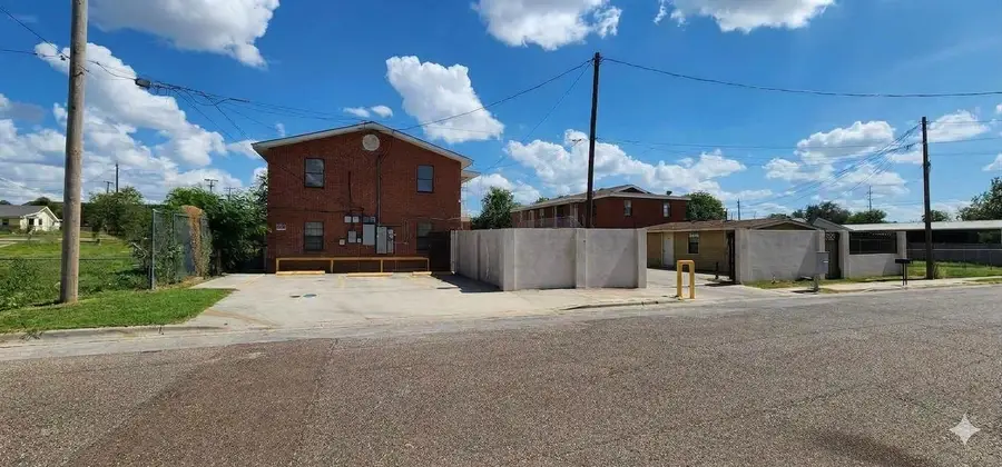 2407 Pierce St, Laredo, TX 78041 - #3