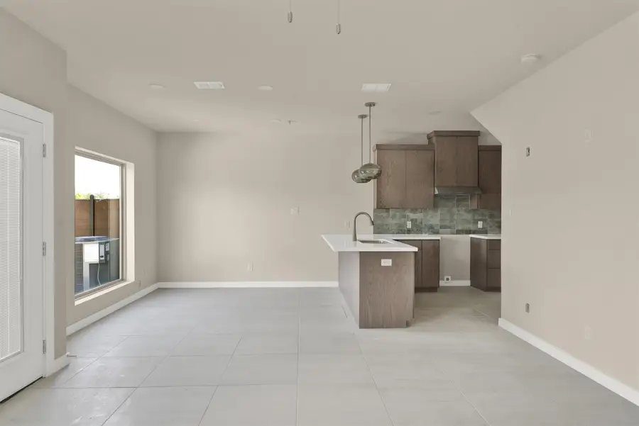 7613 King Arthurs Ct, Laredo, TX 78041 - #2
