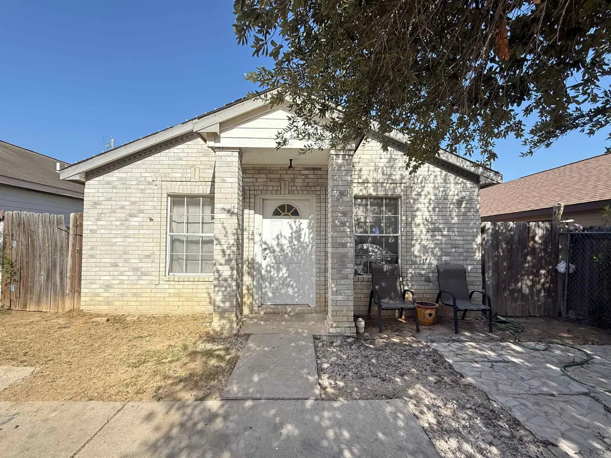308 Larga Vista Dr, Laredo, TX 78043 - #1