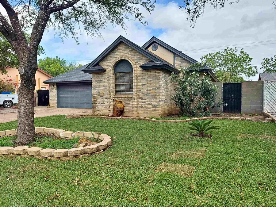 1914 Lowry Rd, Laredo, TX 78045 - #2
