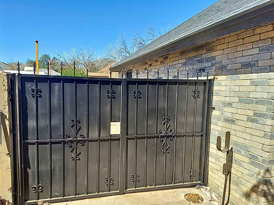 1914 Lowry Rd, Laredo, TX 78045 - #3