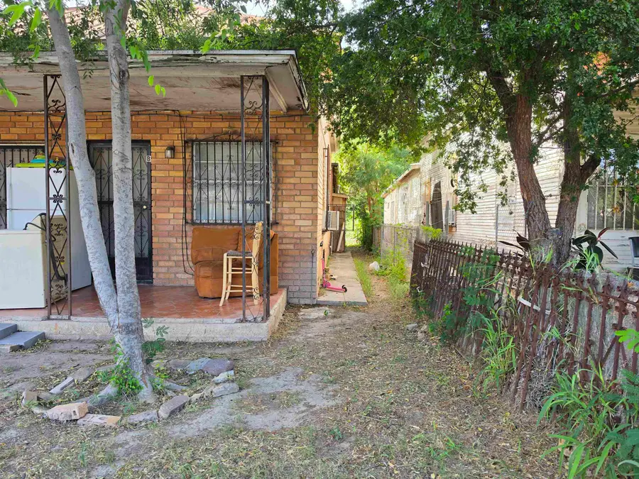 2012 Matamoros St, Laredo, TX 78040 - #2