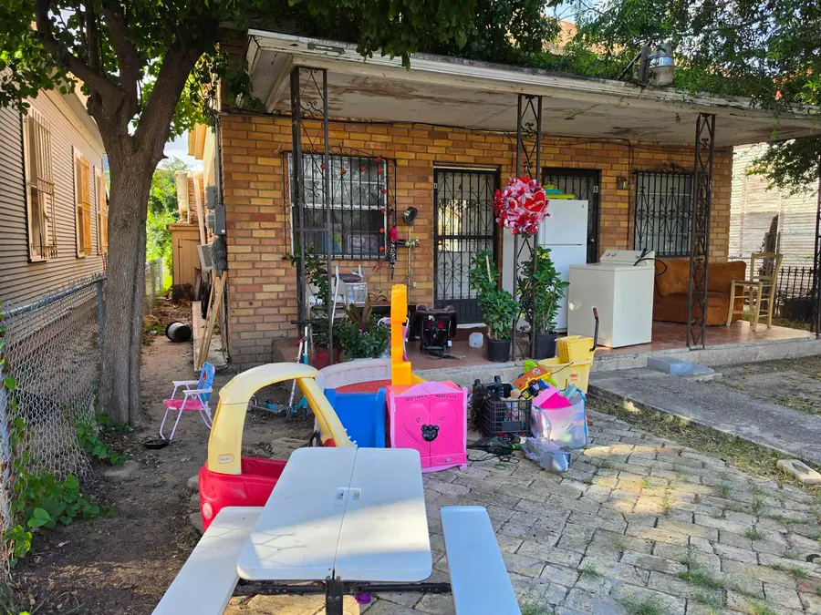 2012 Matamoros St, Laredo, TX 78040 - #3