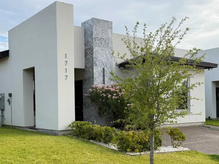 1717 Fresnillo Dr., Laredo, TX 78046 - #3