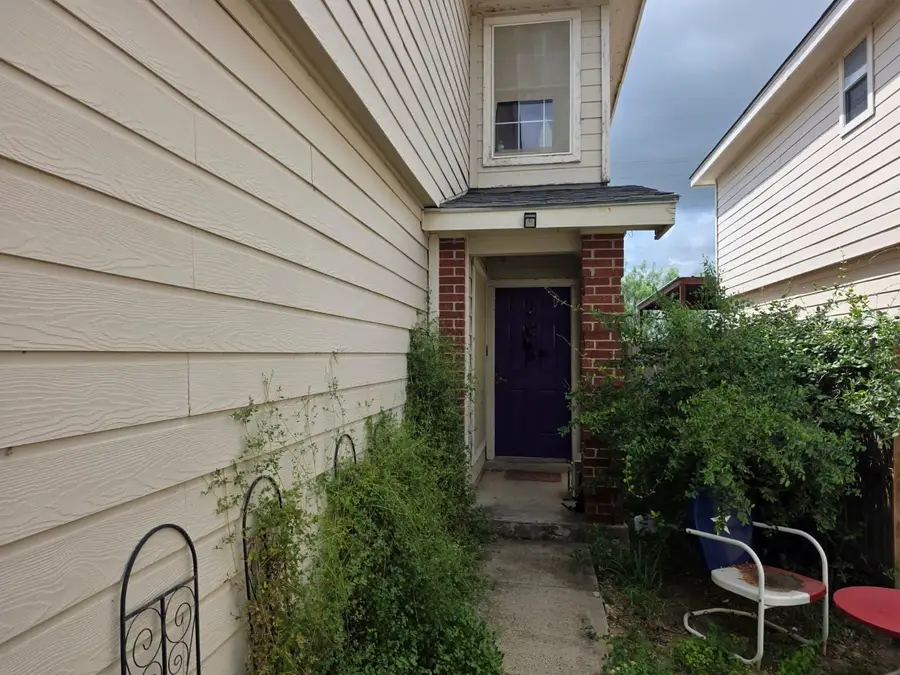 17527 Rock Port Rd, Laredo, TX 78045 - #2
