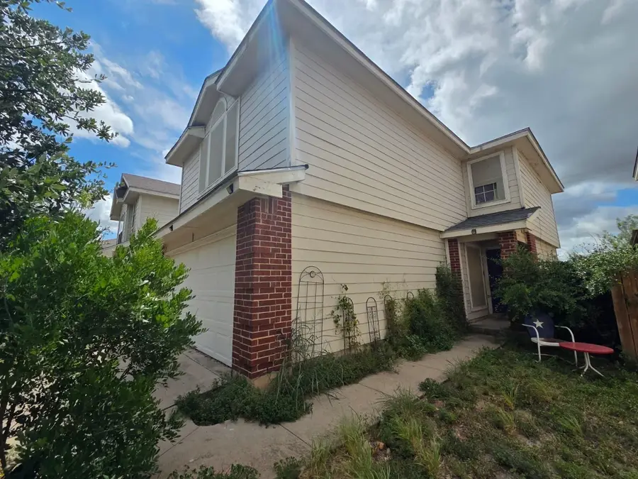 17527 Rock Port Rd, Laredo, TX 78045 - #3