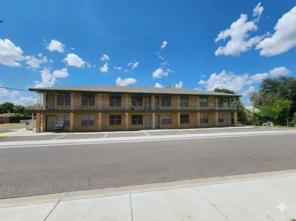 602 E Ash St, Laredo, TX 78040