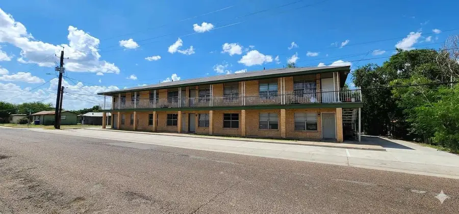 602 E Ash St, Laredo, TX 78040 - #3