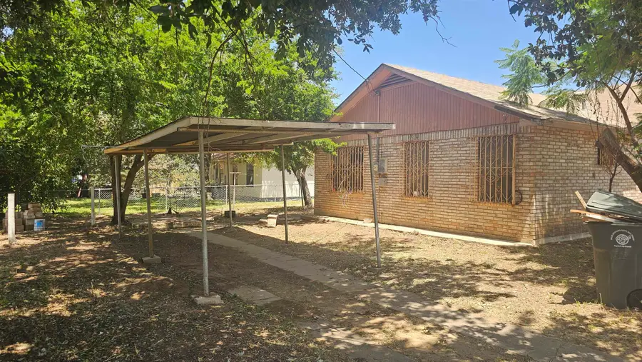 1819 Gustavus St, Laredo, TX 78043 - #2