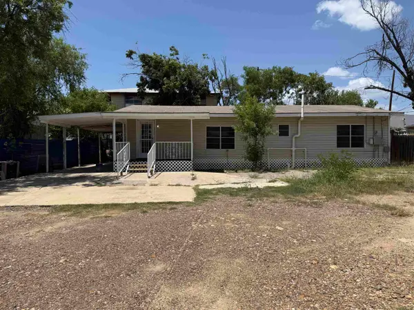 1406 Gustavus St, Laredo, TX 78045