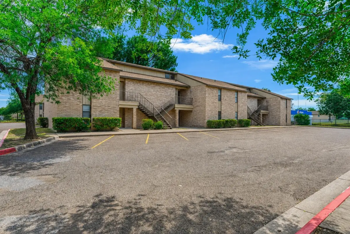 100 Hillside Rd, Laredo, TX 78041 - #1