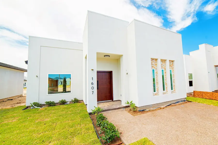 1607 Secretaria Ln., Laredo, TX 78046 - #2