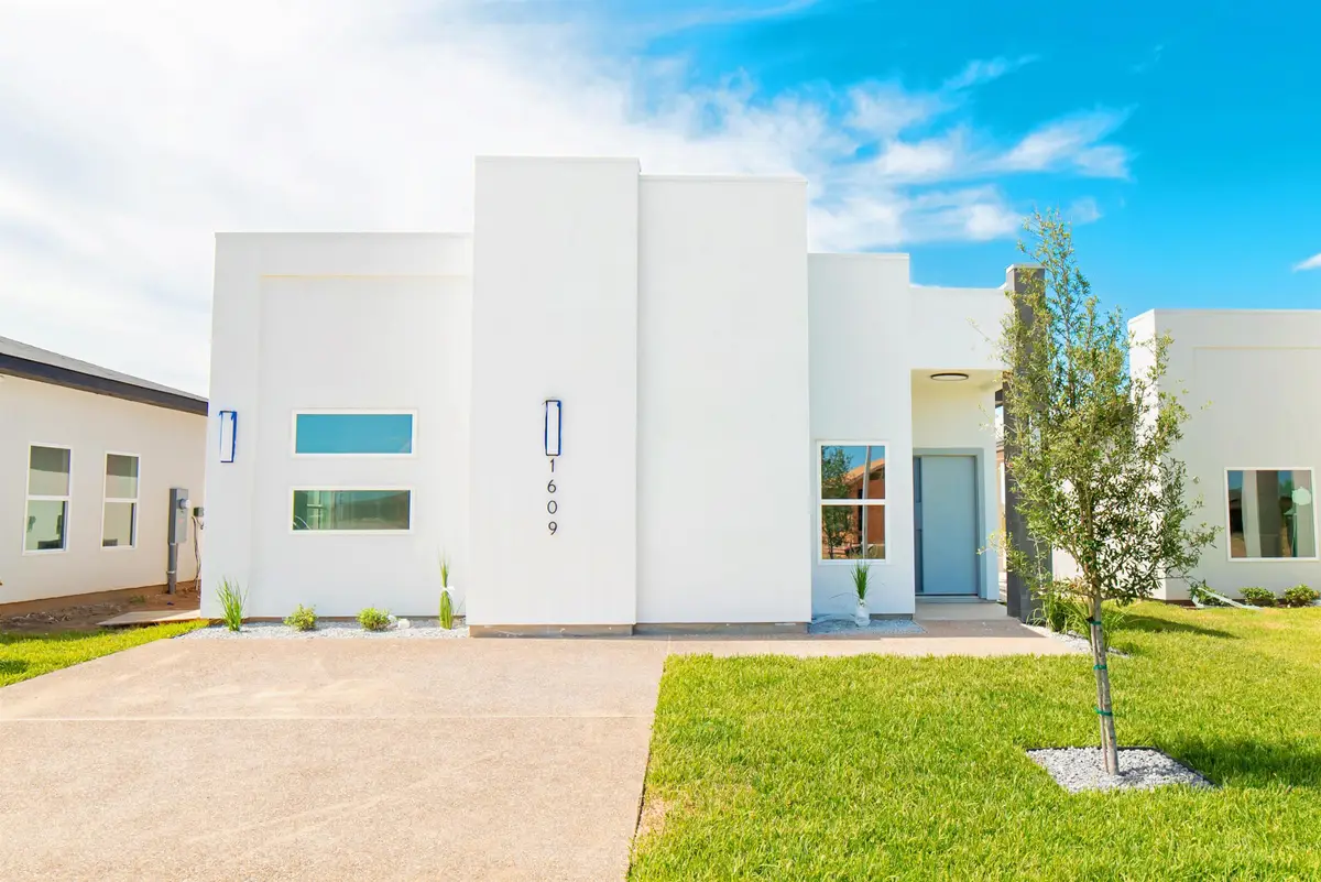 1609 Secretaria Ln., Laredo, TX 78046 - #1