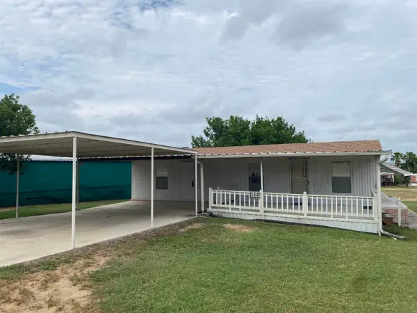 108 Autumn Ln., ZAPATA, TX 78076-0000