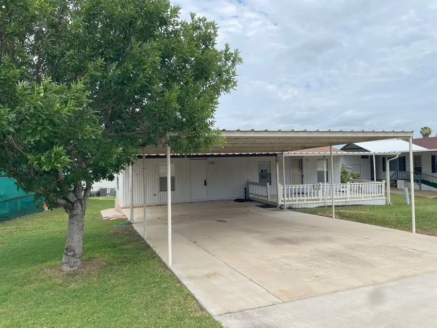 108 Autumn Ln., Zapata, TX 78076-0000 - #2