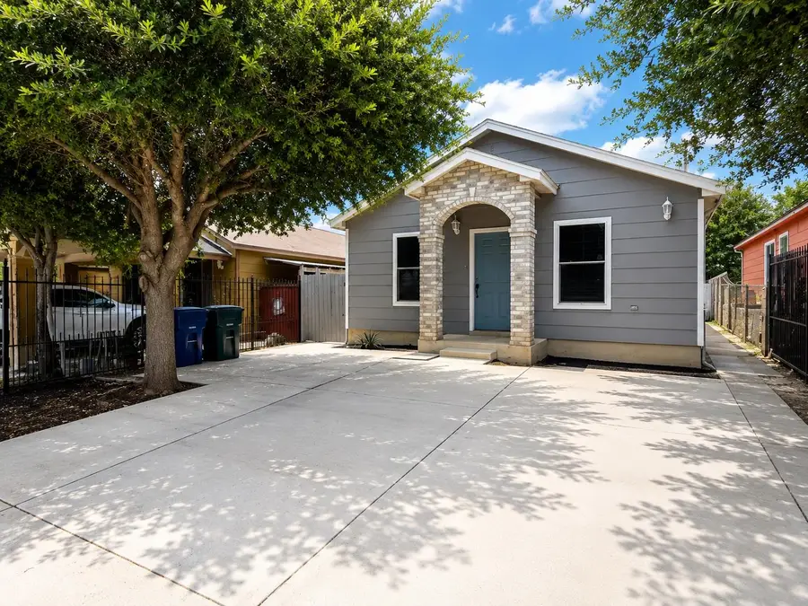 351 Redfish Dr, Laredo, TX 78043 - #3