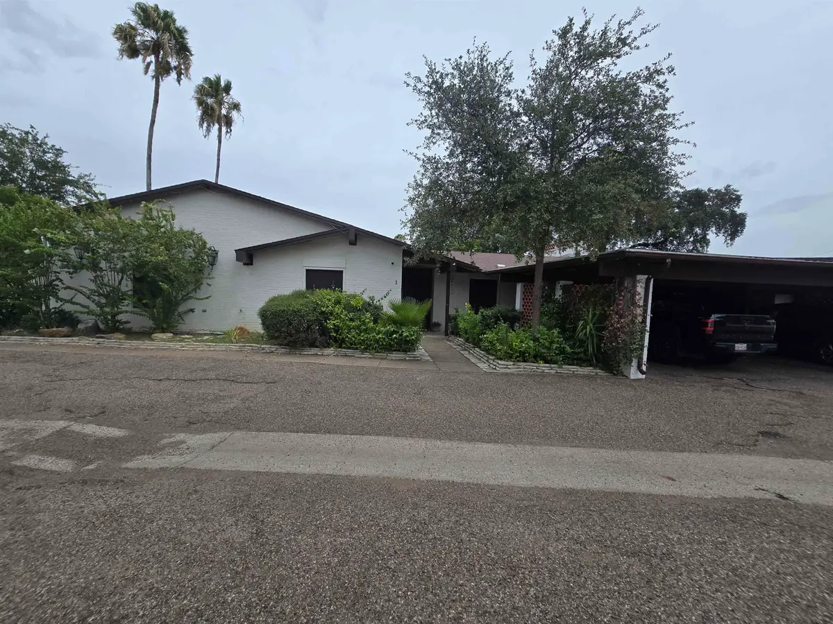 2 McPherson Dr, Laredo, TX 78041 - #1