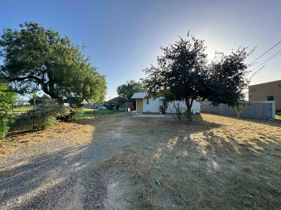 2206 Hidalgo Blvd., Zapata, TX 78076 - #3