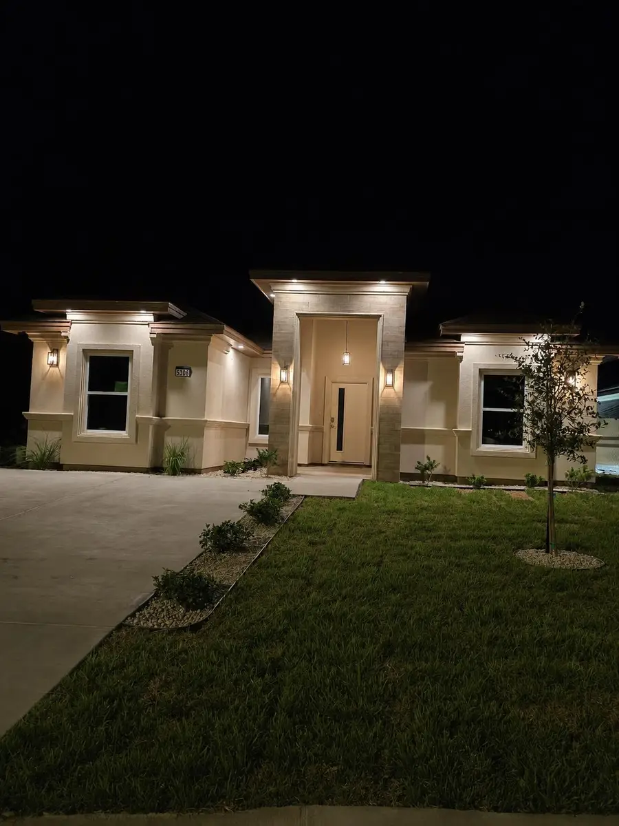5306 Salamanca Ave, Laredo, TX 78046 - #2
