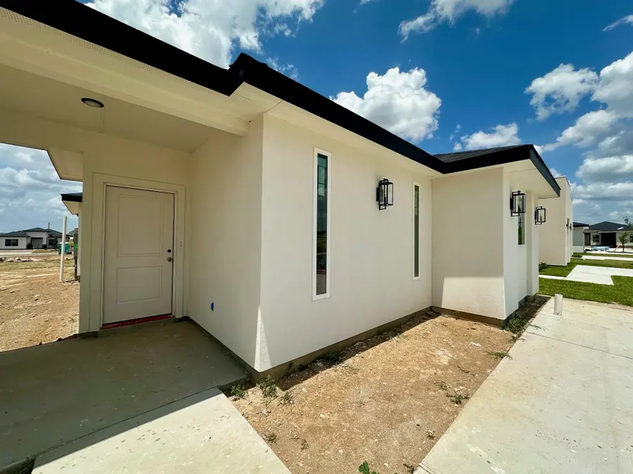 1636 Secretaria Ln., Laredo, TX 78046 - #3