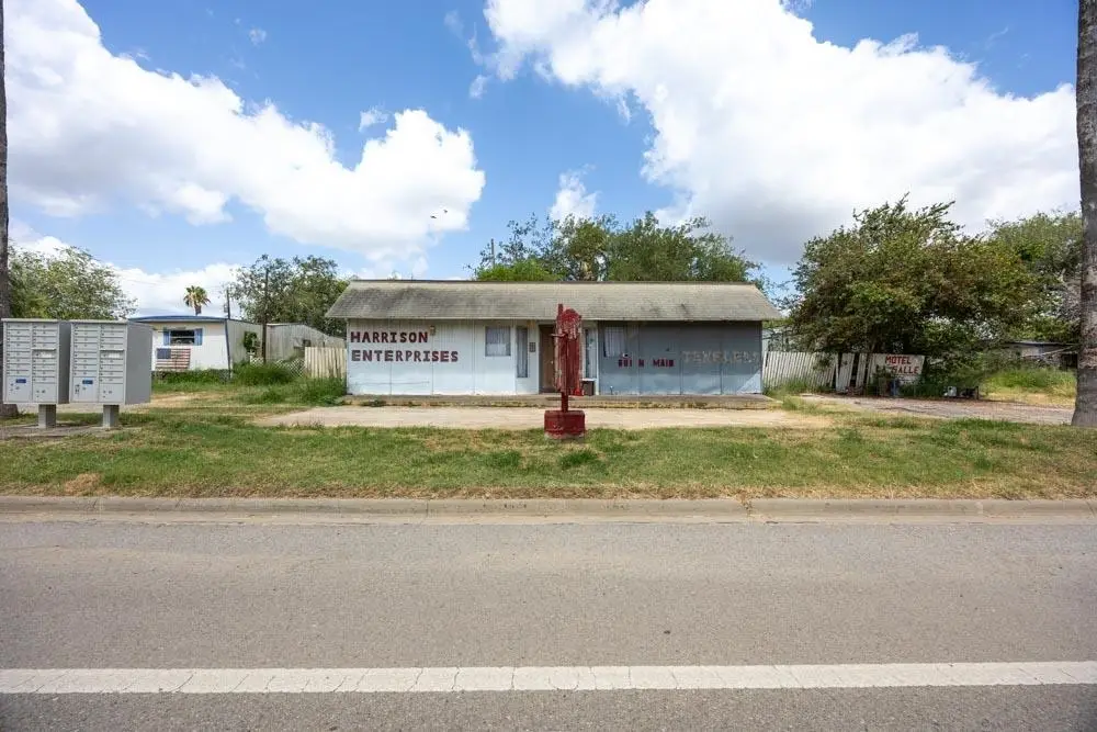 601 N Main St, Cotulla, TX 78014 - #1