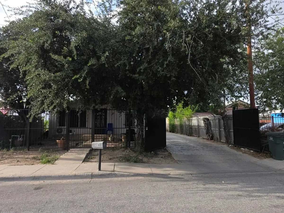 1516 Burnside St, Laredo, TX 78040-1266 - #1