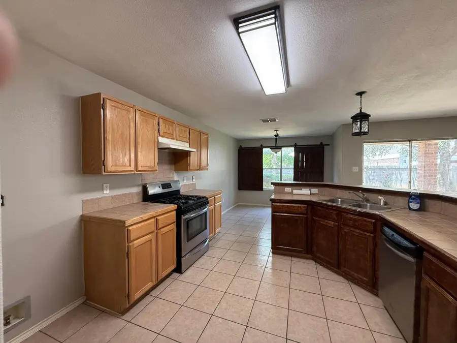 106 Jacales Ct, Laredo, TX 78045 - #3