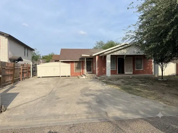211 Rio Bravo Dr, Laredo, TX 78041