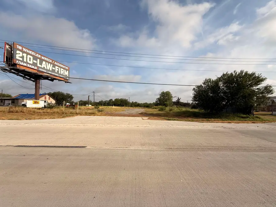 179 N IH-35, Cotulla, TX 78014 - #2